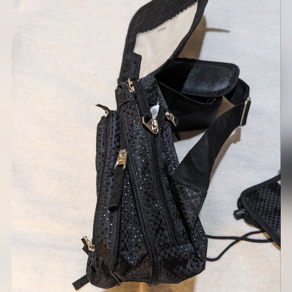 Heys Crossbody Bag and Neck Wallet - Picture 10 of 11